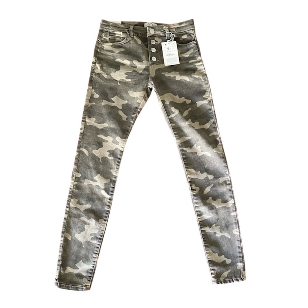 Bershka camo pants NWT size 4